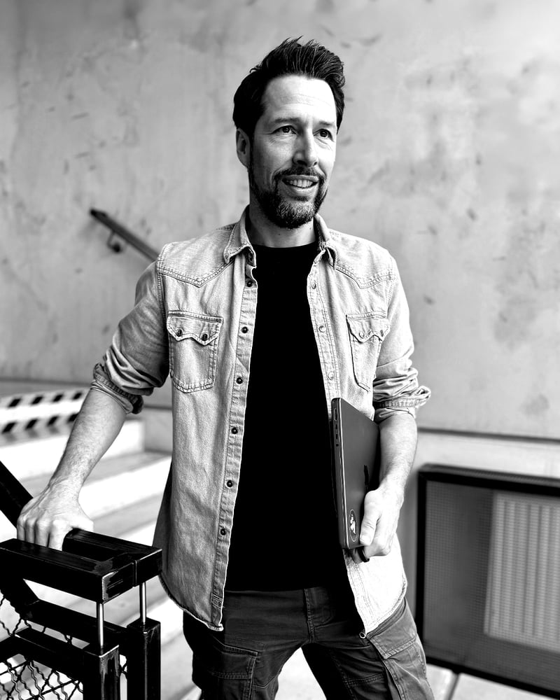 Martin Krenn standing